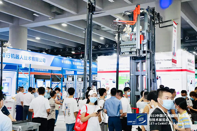搬易通電動叉車展會現(xiàn)場.jpg