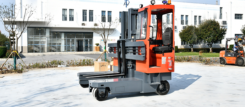 米瑪全向電動(dòng)叉車.jpg