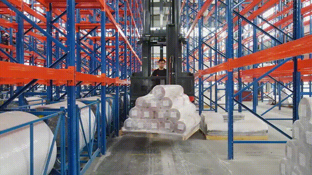 米瑪窄巷道三向叉車02.gif