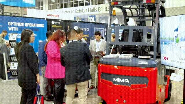 米瑪電動(dòng)叉車展會(huì)2.gif